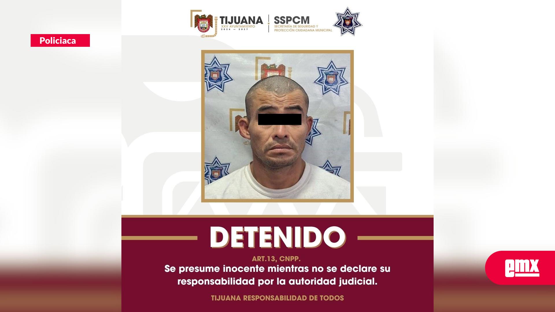 EMX-Hombre-irrumpe-en-casa-de-su-ex-con-machete-en-la-3-de-Octubre,-municipales-lo-detienen