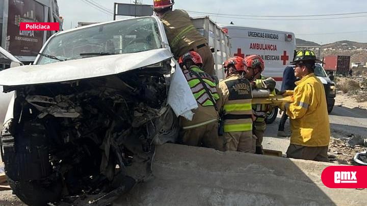 EMX-Brutal-impacto-deja-a-conductor-prensado-en-el-2000