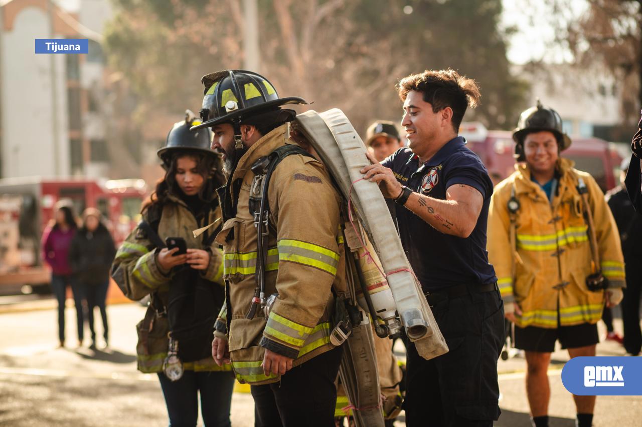 EMX-Invita-Bomberos-Tijuana-a-la-comunidad-a-formar-parte-del-“Reto-30”-en-su-5ta-edición