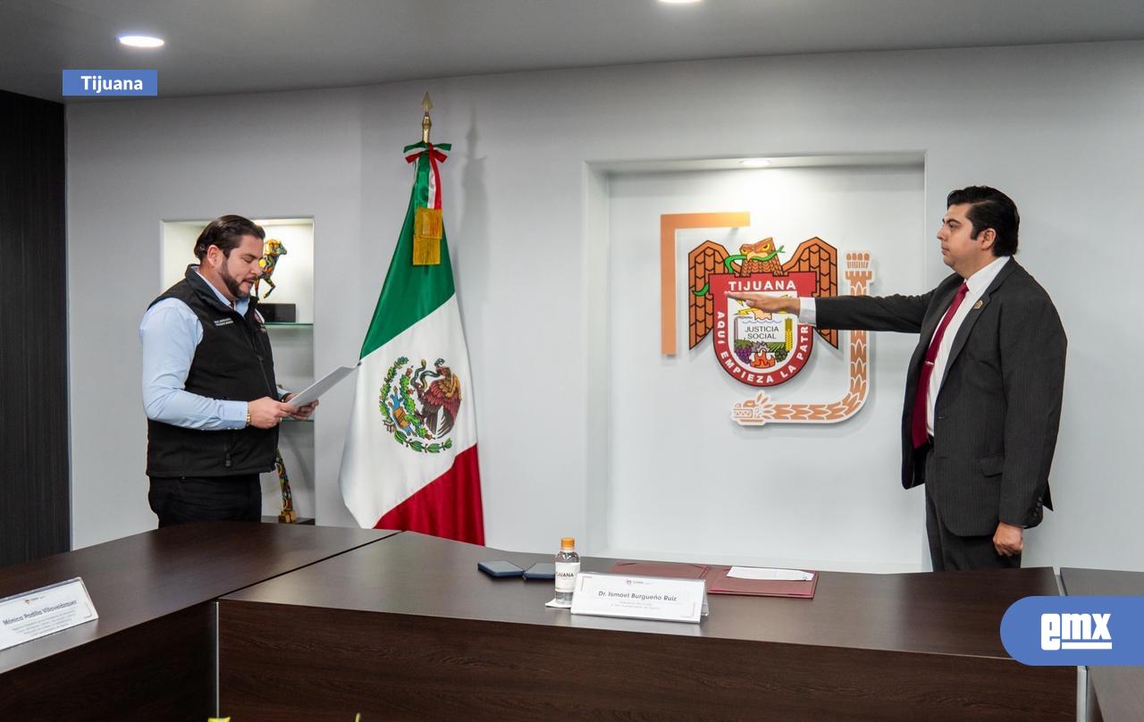 EMX-Toma-protesta-Ismael-Burgueño-a-director-del-Instituto-Municipal-para-la-Juventud-del-XXV-Ayuntamiento-de-Tijuana