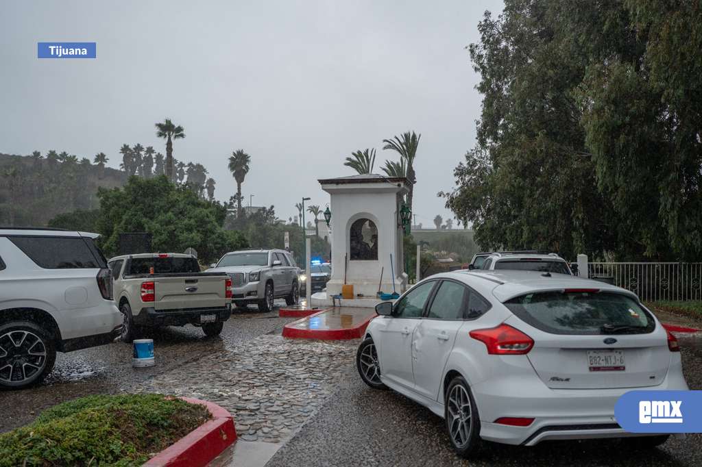 EMX-Vecinos de Real del Mar bloquean acceso tras denuncias de robo y falta de seguridad