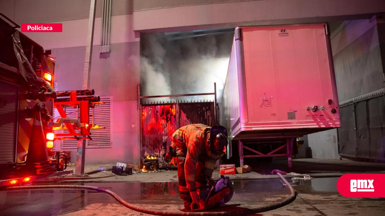 EMX-Se-incendia-un-contenedor-de-basura-de-Calimax-del-Río