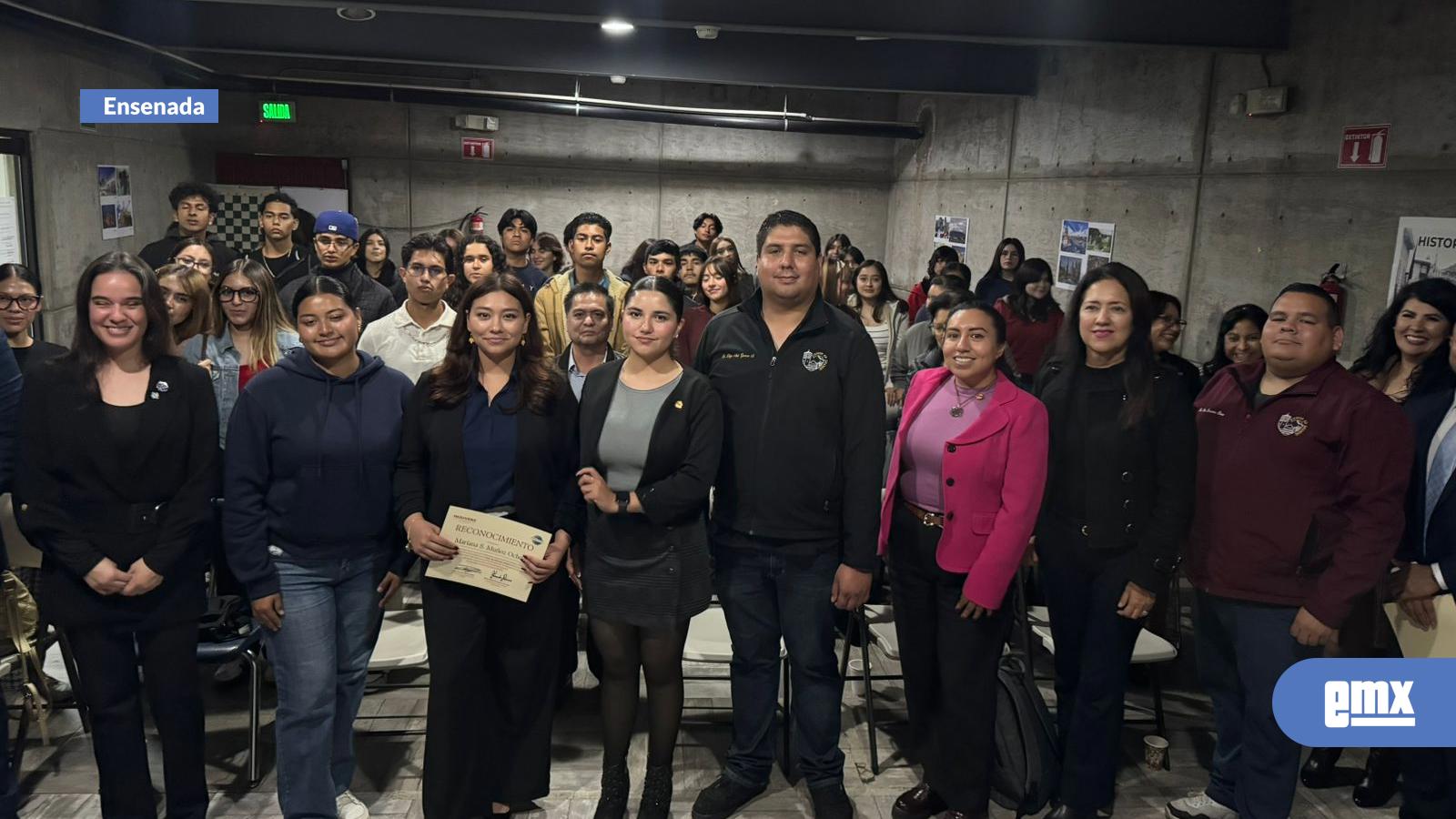 EMX-Impulsan-gobierno-de-Claudia-Agatón-y--Toastmasters-International-Taller-de-Liderazgo-Juvenil