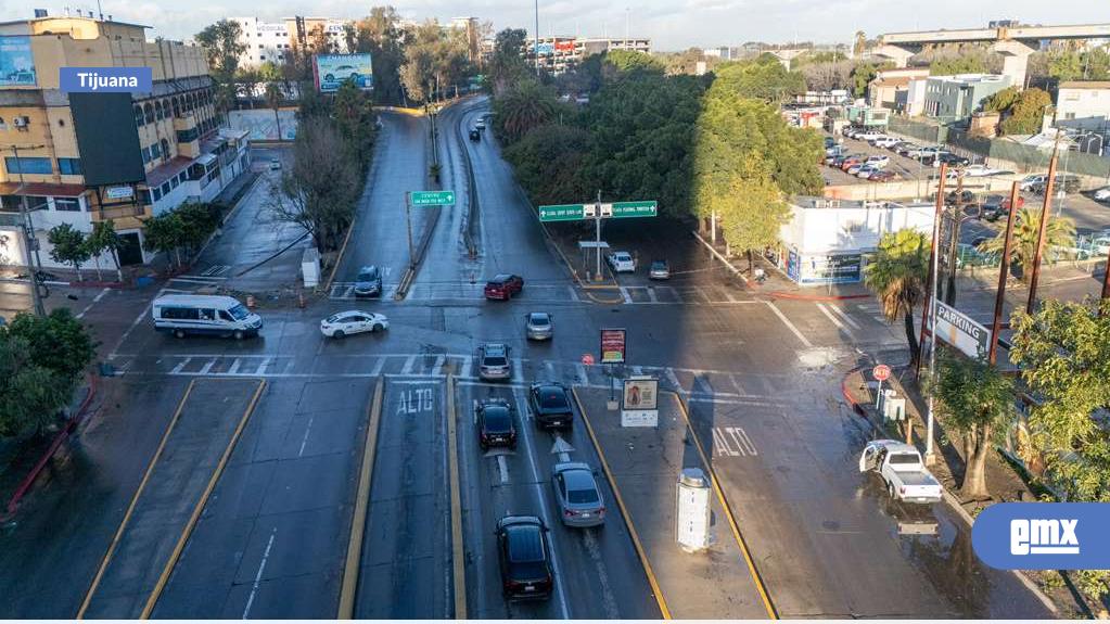 EMX-Carga-vehicular-del-Cruce-de-San-Ysidro