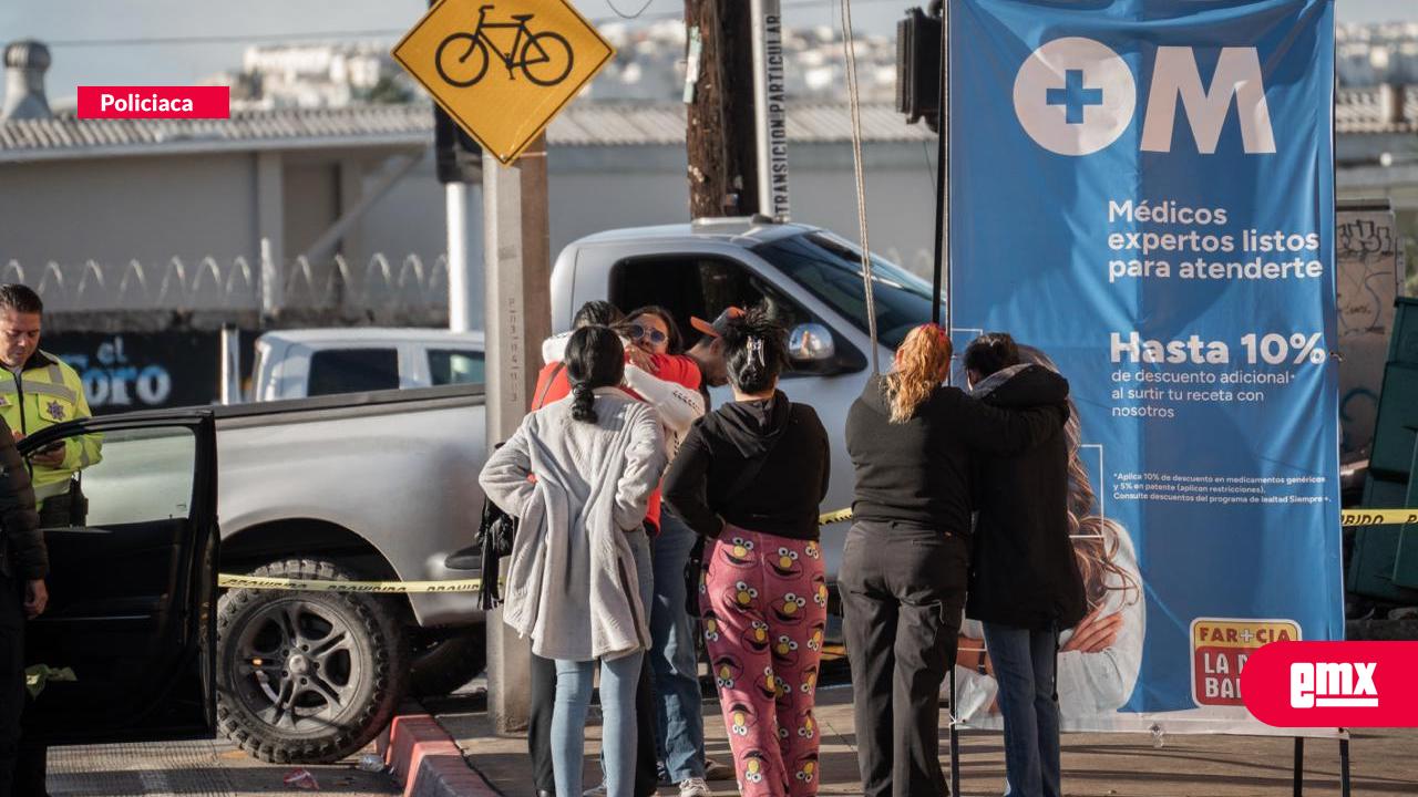 EMX-Mujer-pierde-la-vida-y-se-impacta-al-ir-conduciendo