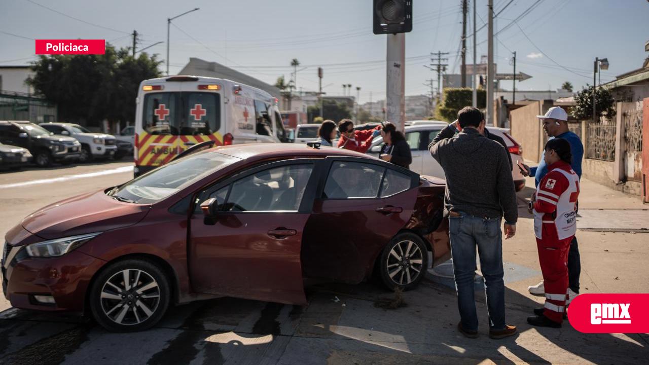 EMX-Choque-vehicular-en-la-Zona-Centro;-no-hubo-lesionados