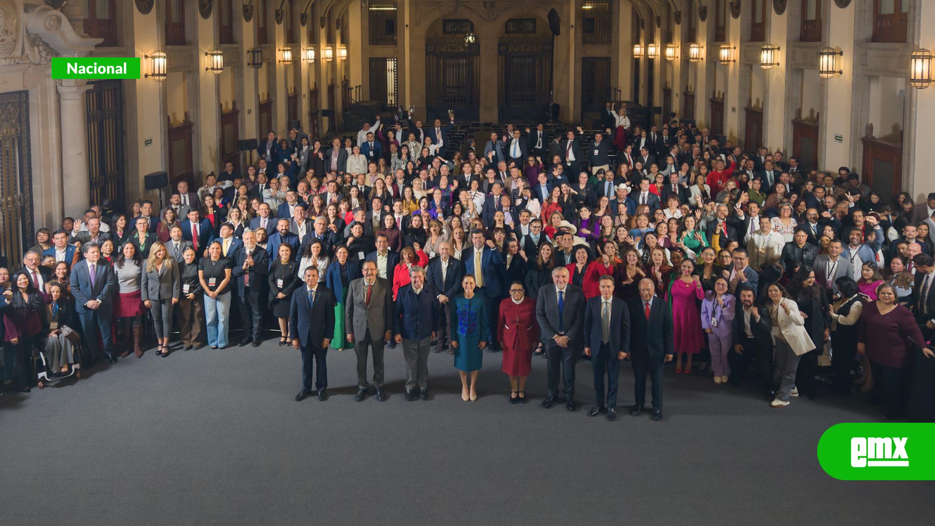 EMX-Sheinbaum-agradece-a-legisladores-su-apoyo-al-Paquete-Económico-2026-durante-reunión-en-Palacio-Nacional