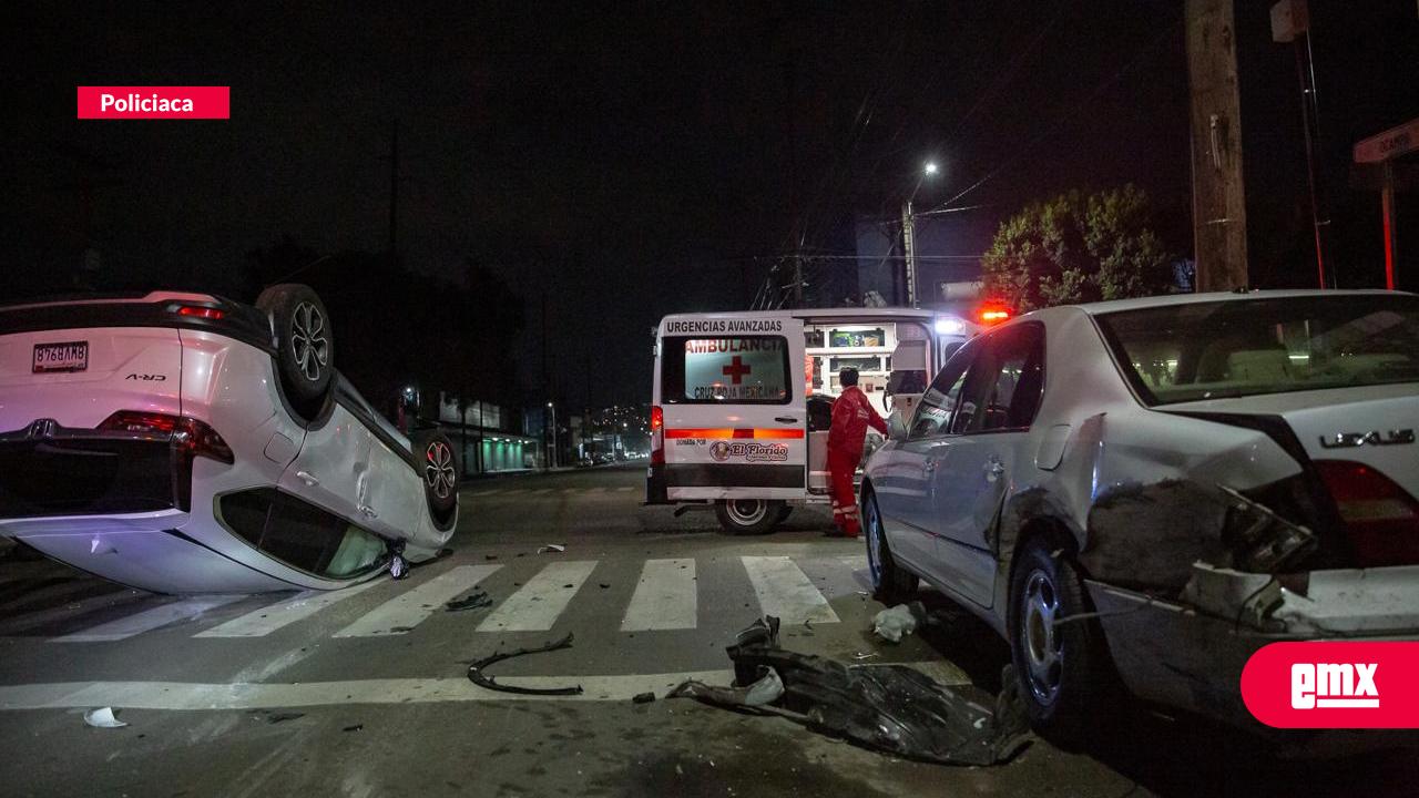 EMX-Volcadura-en-la-Zona-Centro-deja-a-una-mujer-y-dos-menores-con-crisis-nerviosa