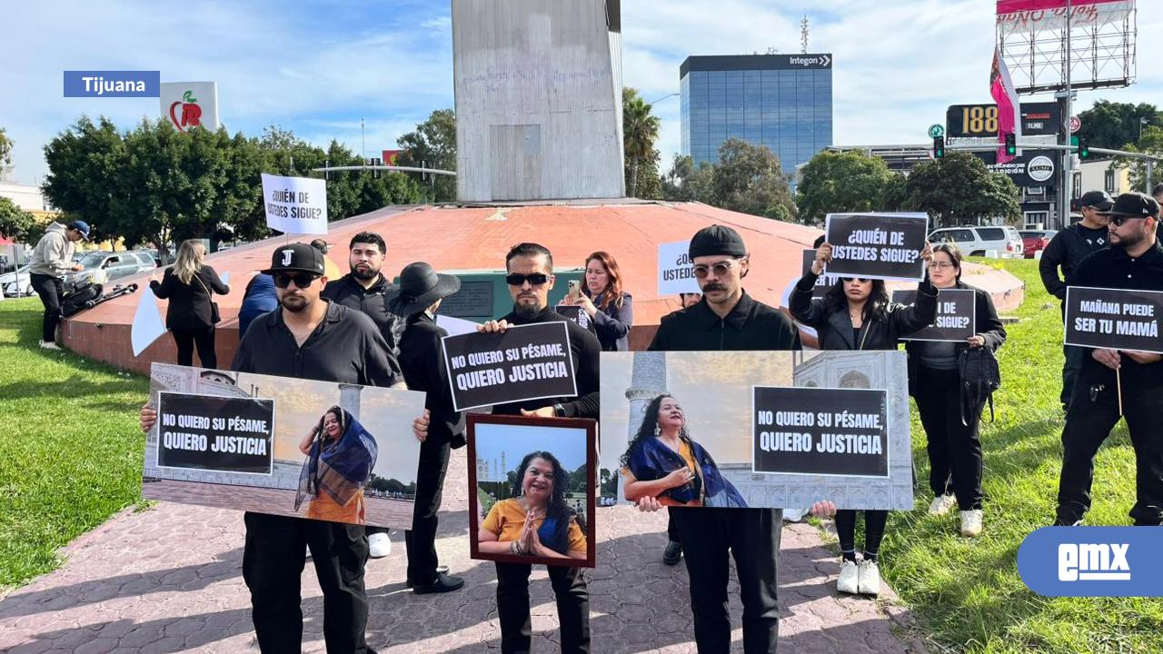 EMX-Abogados-y-familiares-de-la-litigante-Emilia-Ortega-realizan-marcha-silenciosa