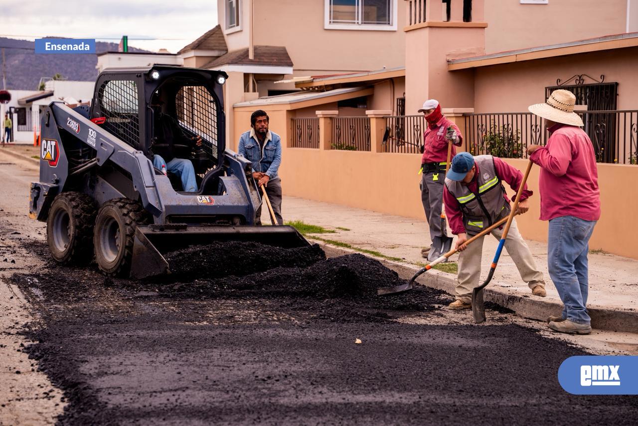 EMX-Anuncia-Claudia-Agatón-reinicio-de-operaciones-de-“El-Dragón”-para-transformar-calles-de-la-colonia-Maestros