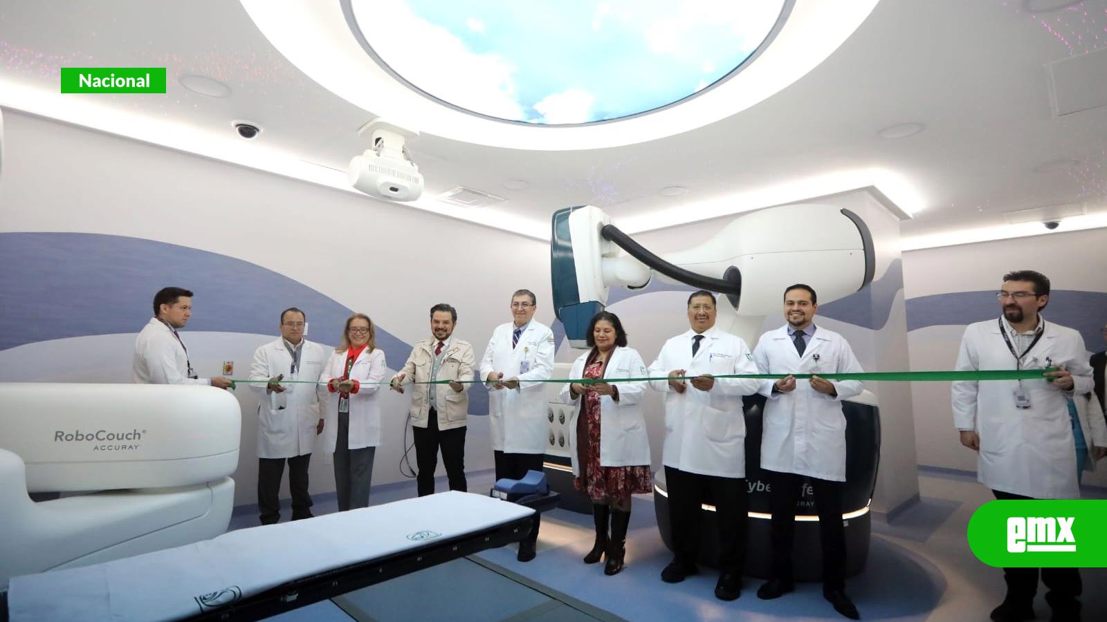 EMX-Zoé Robledo inaugura tecnología Cyberknife del IMSS para tratamiento del cáncer, única en su tipo en el país 