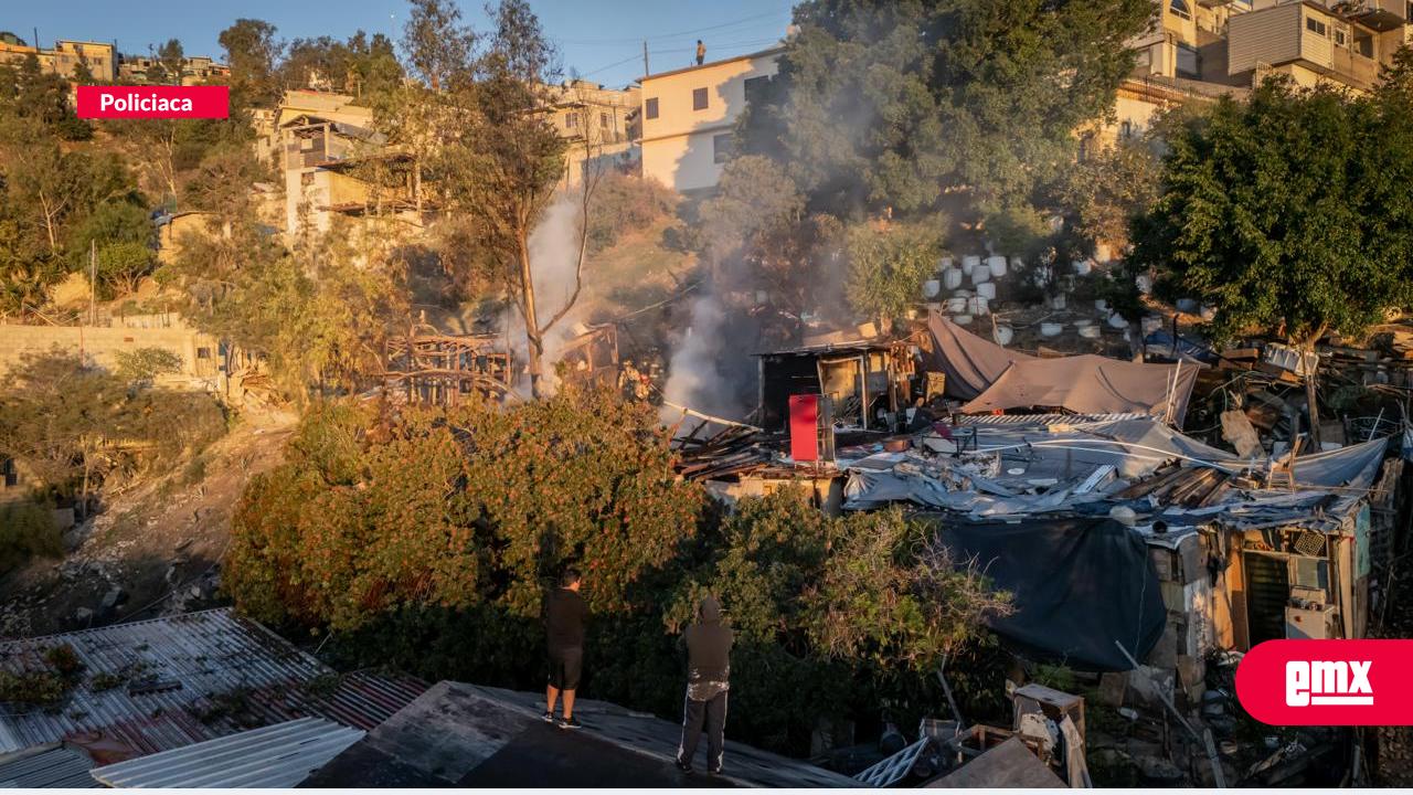 EMX-Incendio-consume-dos-viviendas-en-la-colonia-Llamas-Amaya