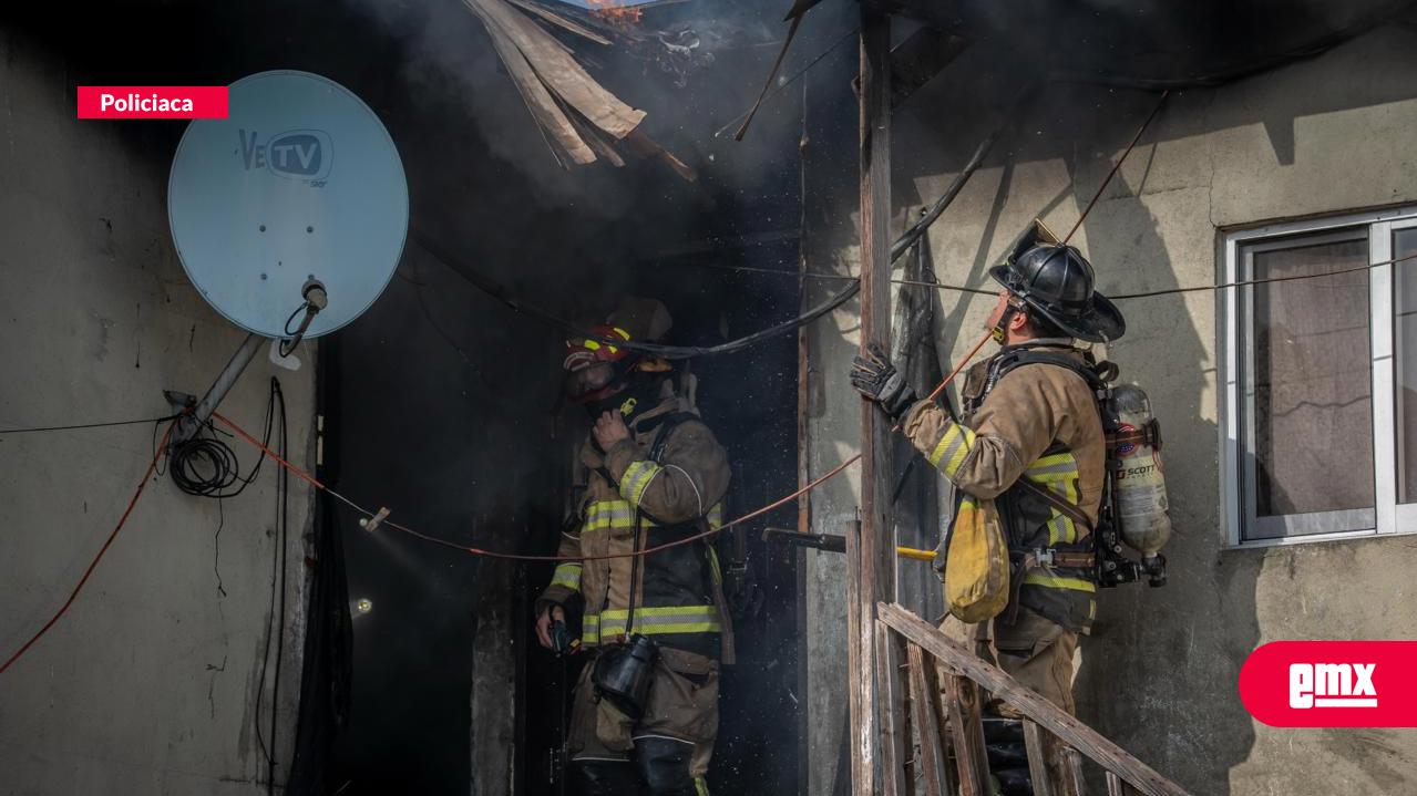 EMX-Controlan-incendio-en-vivienda-de-dos-pisos-de-la-colonia-3-de-Octubre