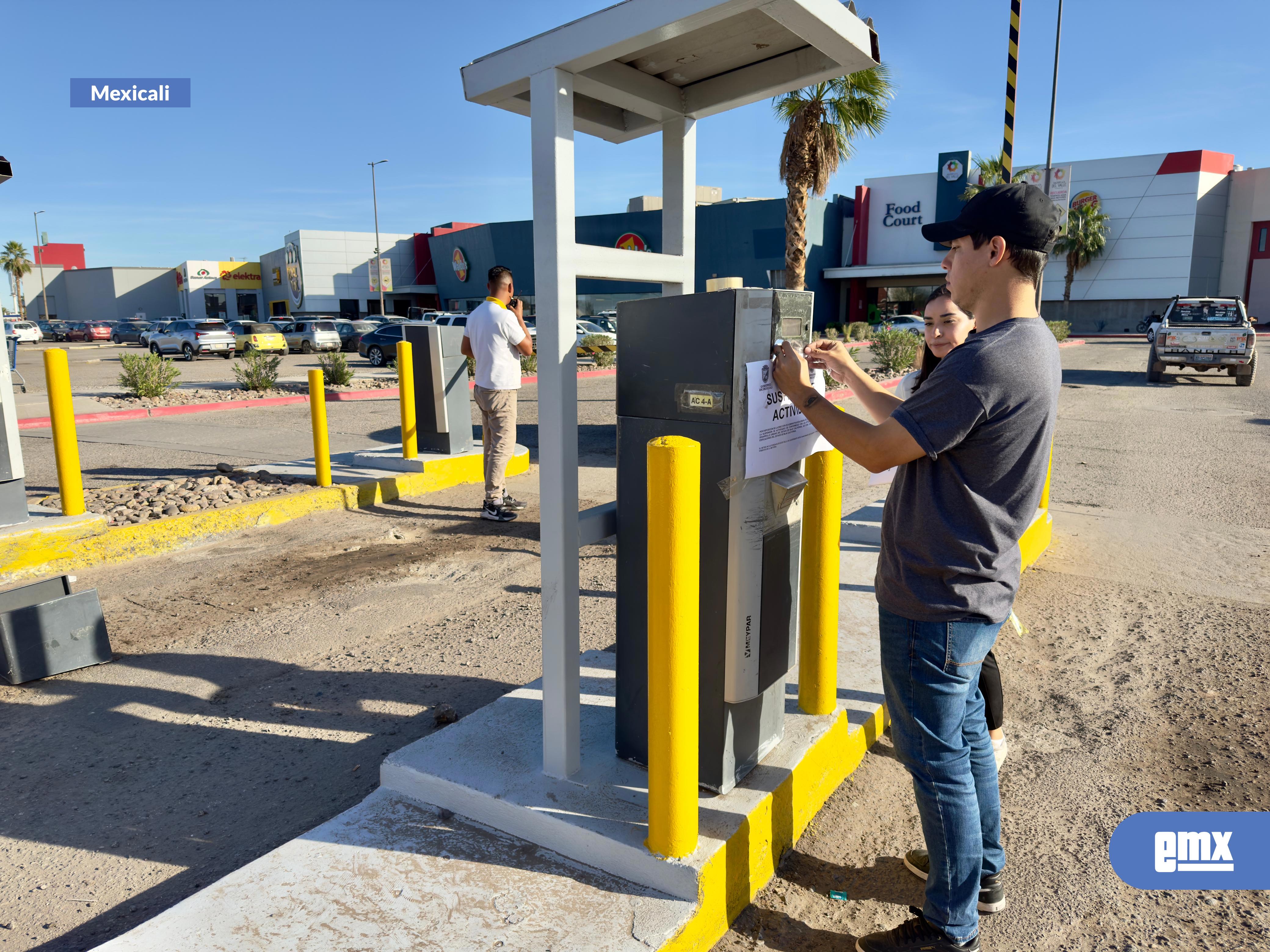 EMX-Suspende-gobierno-de-Mexicali-cobro-de-estacionamiento-en-plaza-comercial