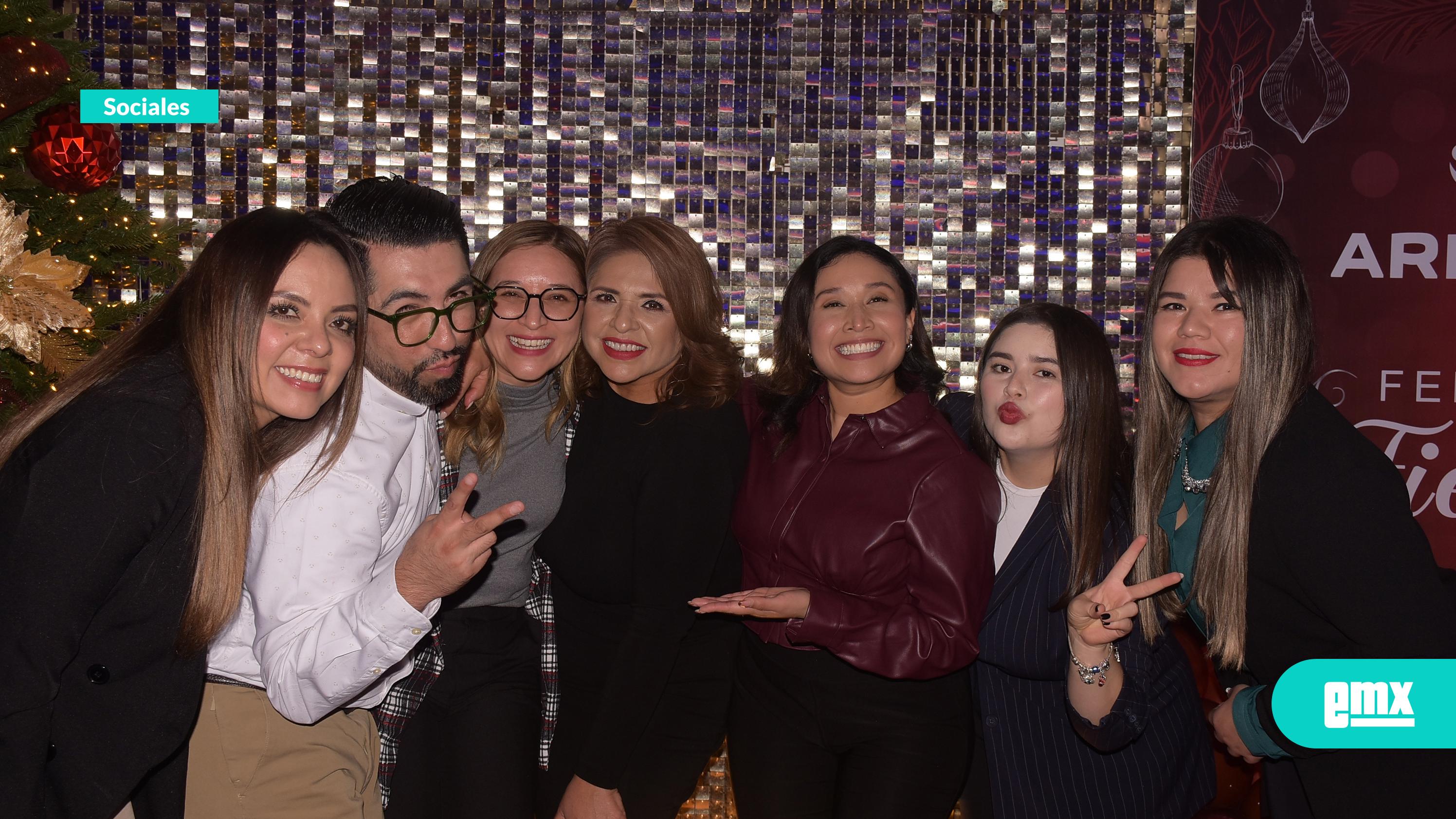 EMX-Disfrutan gran gala navideña profesionistas de recursos humanos y sus familias