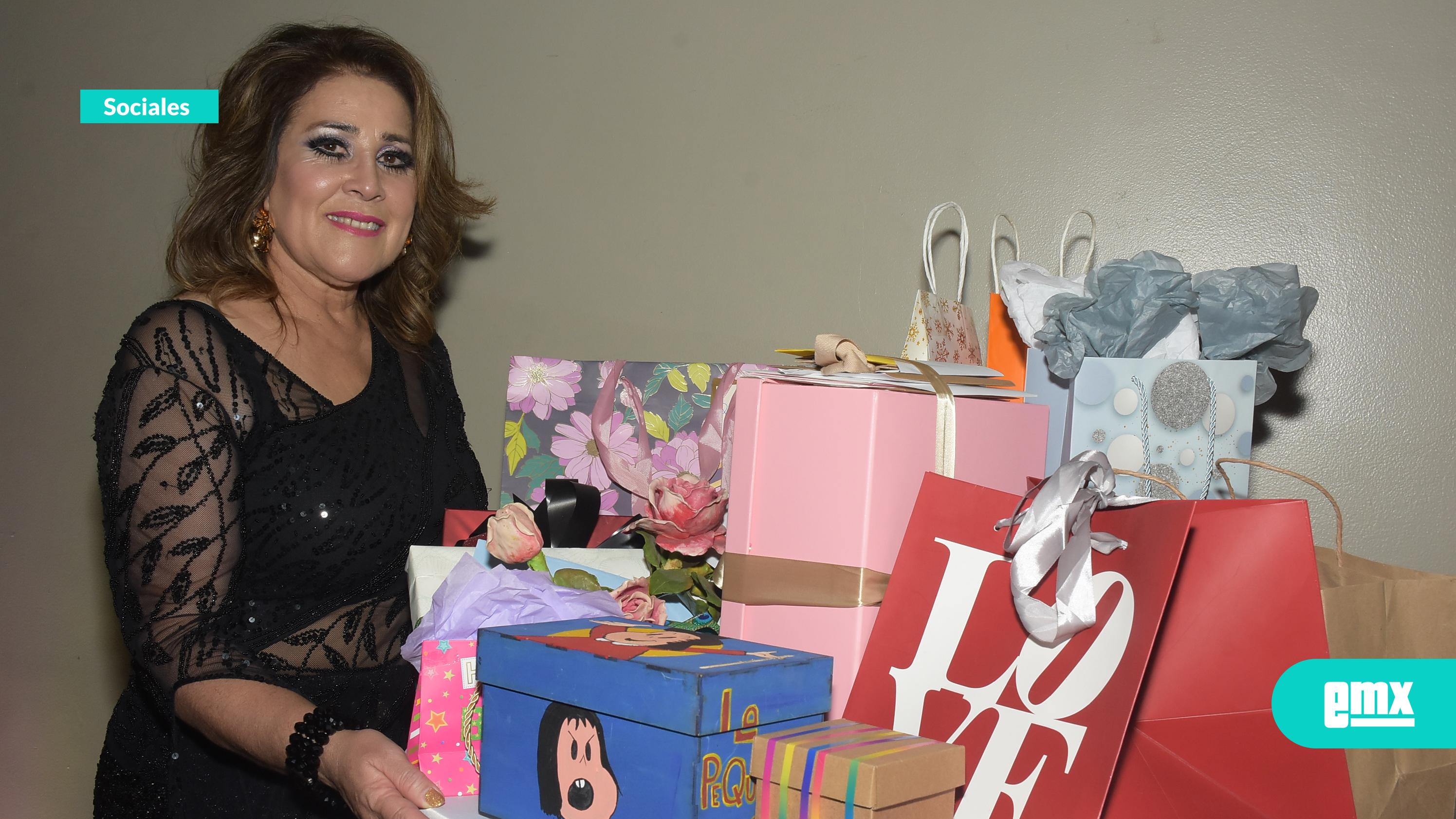 EMX-Celebran en ambiente disco glam los 65 años de la dama Adolfina Escobar