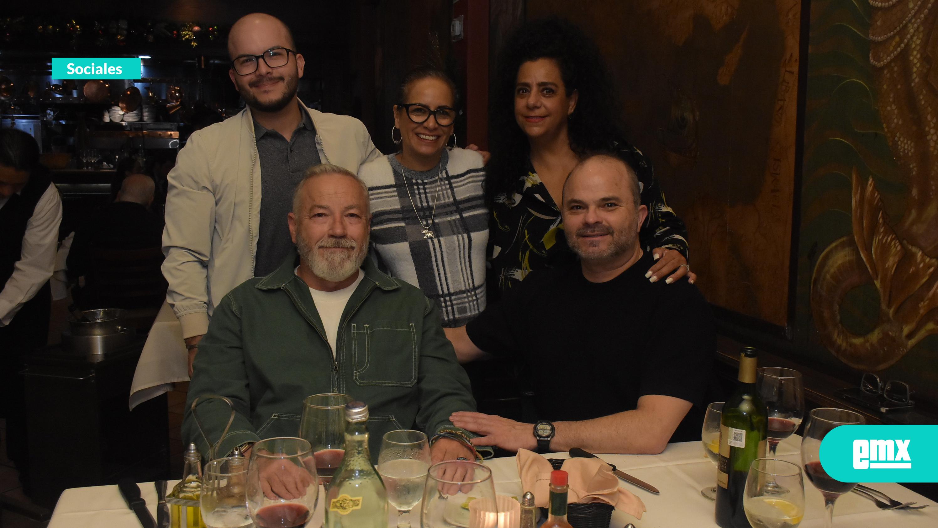 EMX-Familias-tijuanenses-celebran-con-sabor-el-Día-de-Acción-de-Gracias-2025