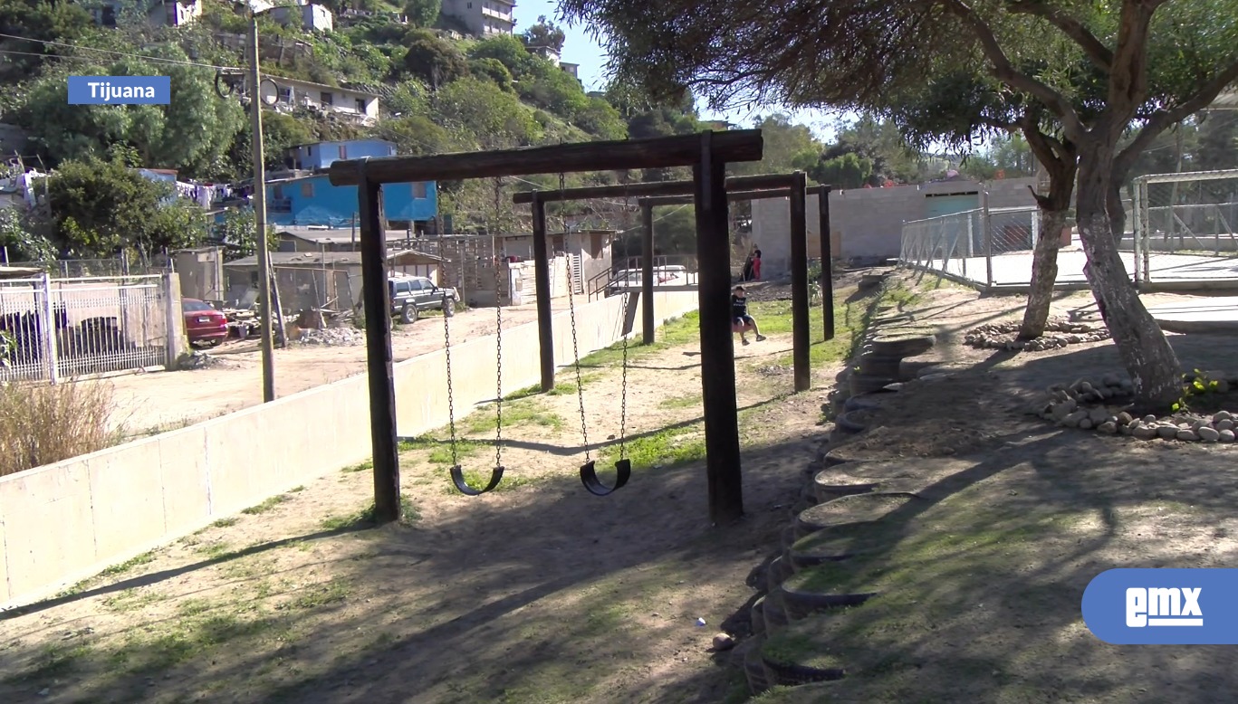 EMX-Instalan-primer-Centro-Comunitario-de-Acopio-y-Reciclaje-en-Los-Laureles