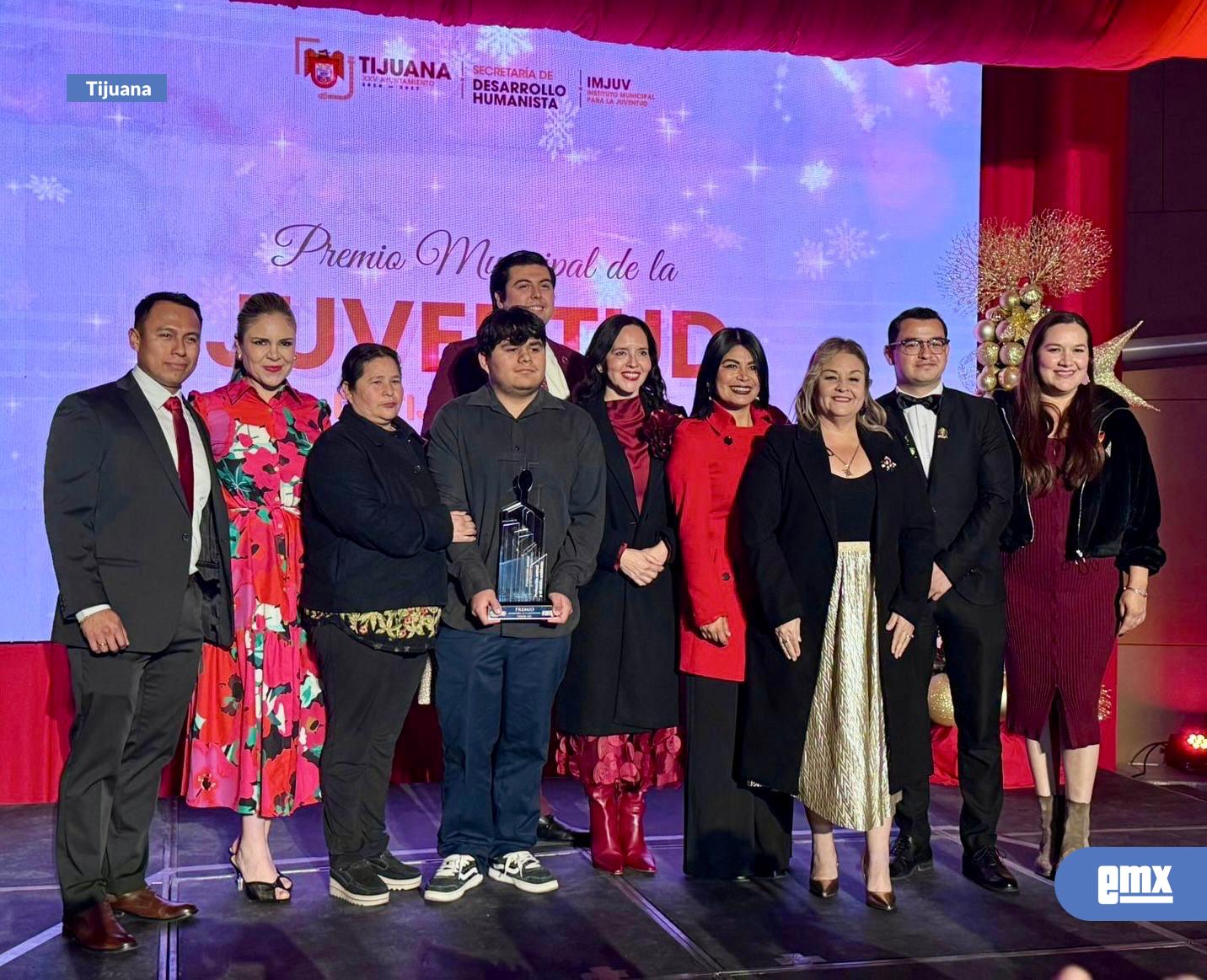 EMX-Entrega-XXV-Ayuntamiento-de-Tijuana-el-Premio-Municipal-de-la-Juventud-a-talentos-destacados-de-la-ciudad