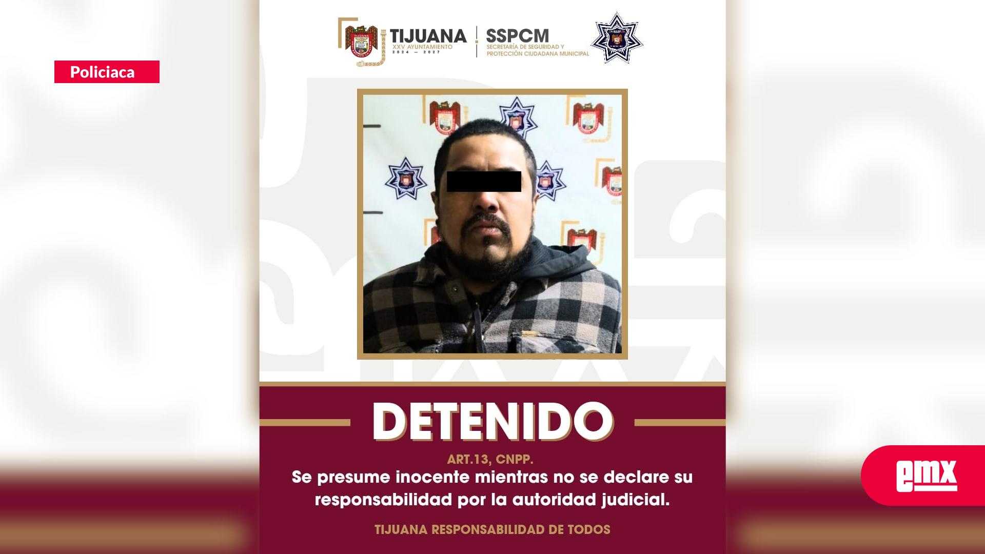 EMX-Policía-Municipal-detiene-a-sujeto-amenazó-a-su-familia-con-un-desarmador-en-la-colonia-10-de-Mayo