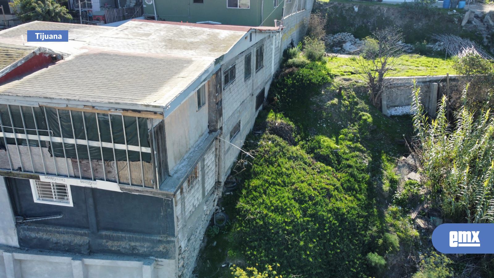 EMX-Protección-Civil-evacúa-viviendas-y-marcan-dos-predios-como-alto-riesgo-en-la-colonia-Libertad