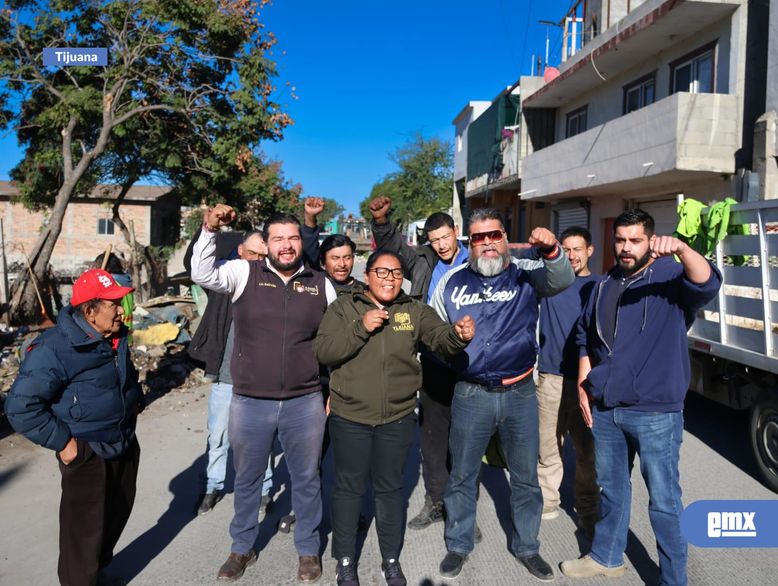 EMX-Retira-Gobierno-Municipal-más-de-14-toneladas-de-basura-de-colonias-El-Tecolote,-Todos-los-Santos-y-Avenida-Internacional