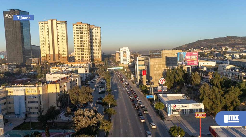 EMX-Reporte-matutino-del-flujo-vehicular-en-el-cruce-fronterizo-de-San-Ysidro