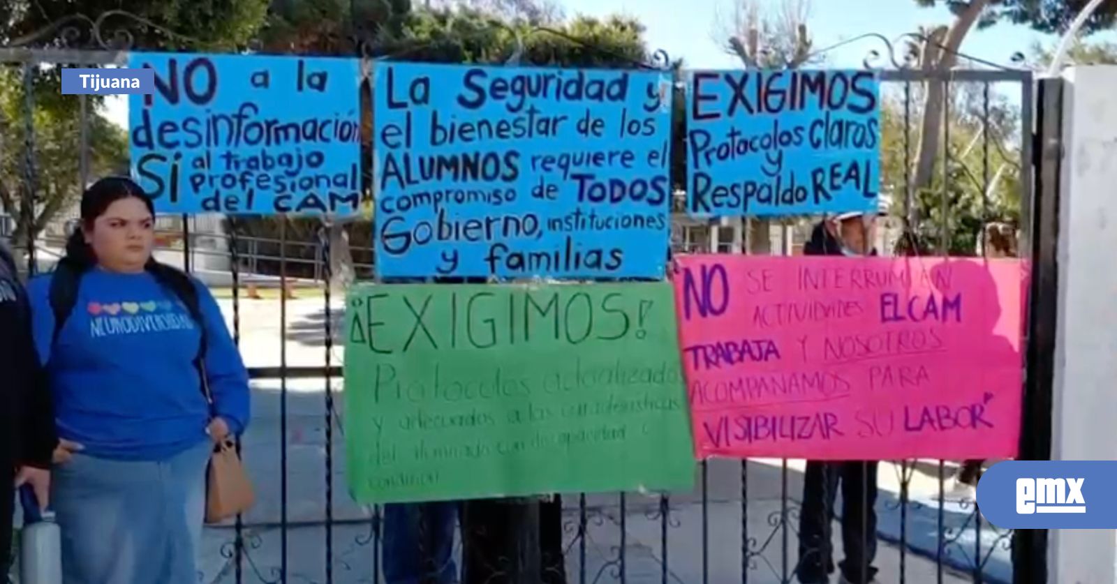 EMX-Protestan-maestros-del-CAM-en-Playas;-denuncian-falta-de-personal-y-riesgos-para-105-estudiantes