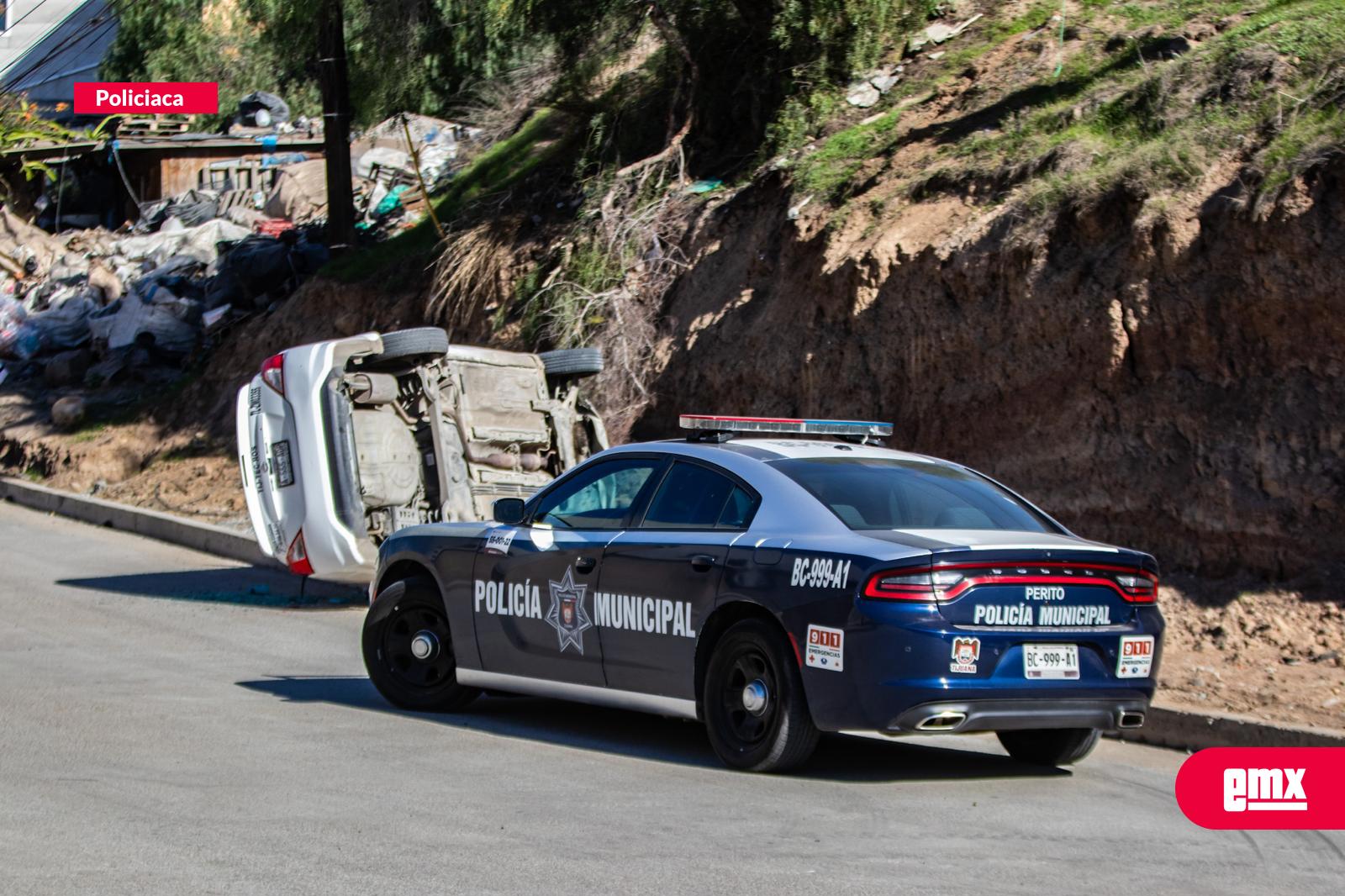 EMX-Estudiante-de-Medicina-pierde-su-medio-de-trabajo-tras-volcadura-de-su-taxi-en-la-colonia-Los-Álamos