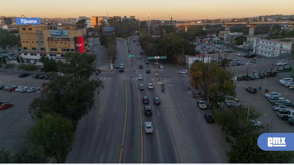 EMX-Flujo-vehicular-matutino-en-el-cruce-de-San-Ysidro