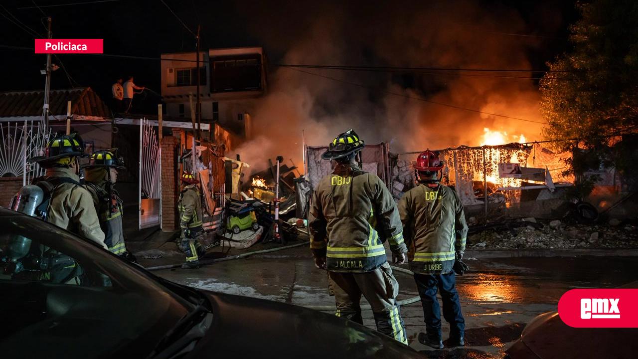 EMX-Incendio-en-predio-provoca-evacuación-en-la-Colonia-El-Rubí