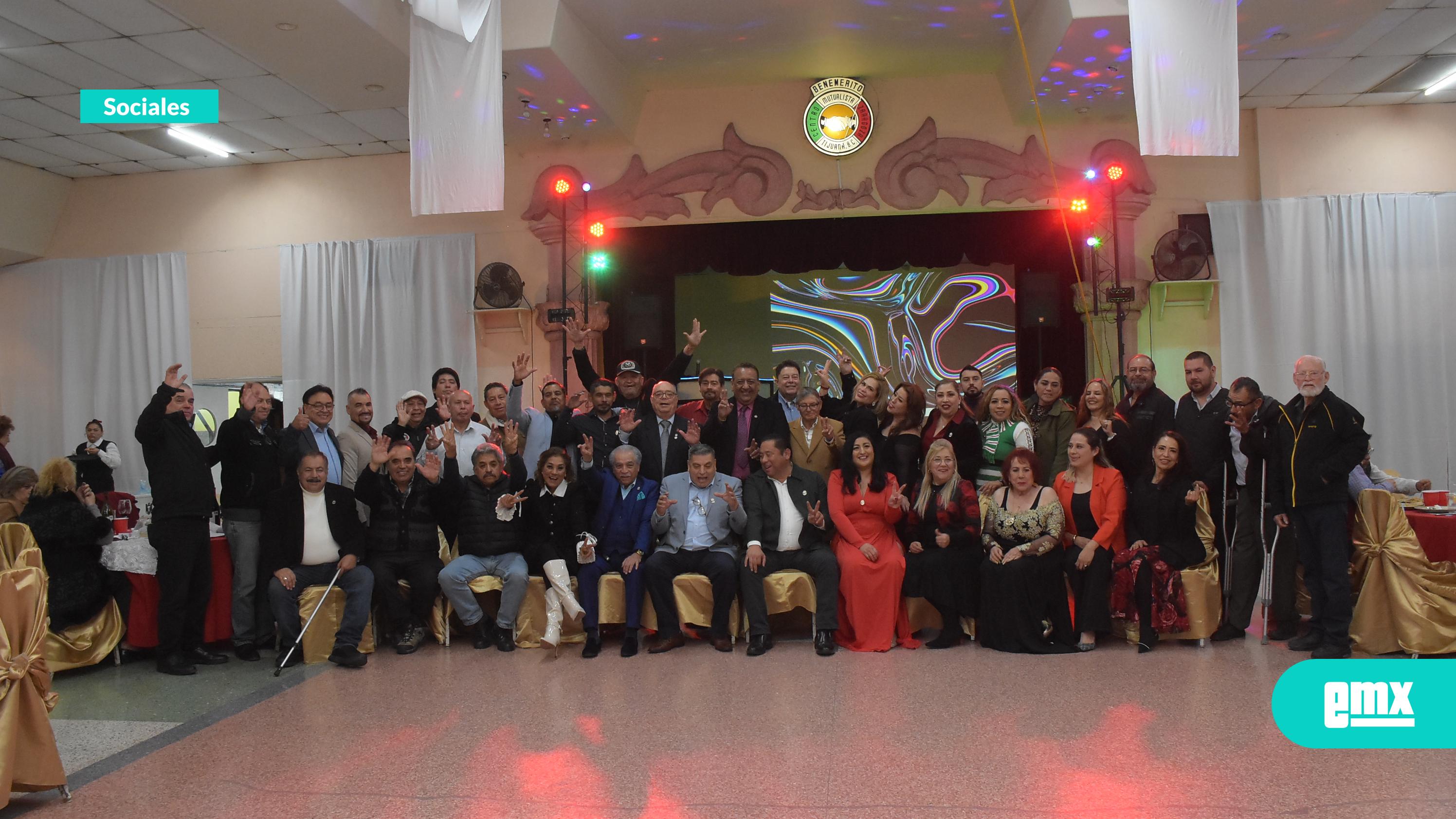 EMX-Amena fiesta navideña disfrutaron familias tijuanenses