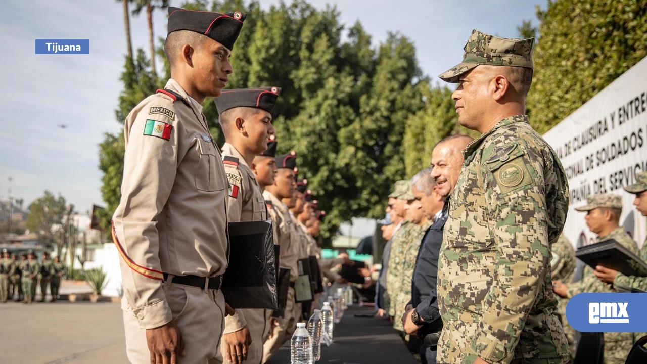 EMX-Realizan-ceremonia-de-clausura-y-entrega-de-cartillas-liberadas-a-jóvenes-que-concluyeron-su-Servicio-Militar-Nacional-en-Tijuana