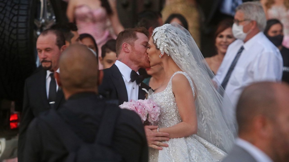 EMX-“Canelo” Álvarez se casó con Fernanda Gómez en México