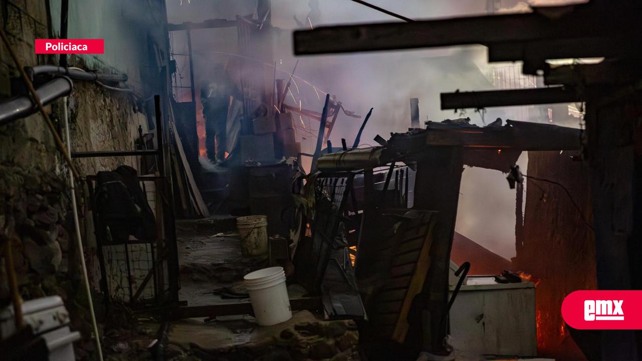 EMX-Incendio-consume-tres-viviendas-en-el-Cañón-de-la-Raza;-no-se-reportan-lesionados