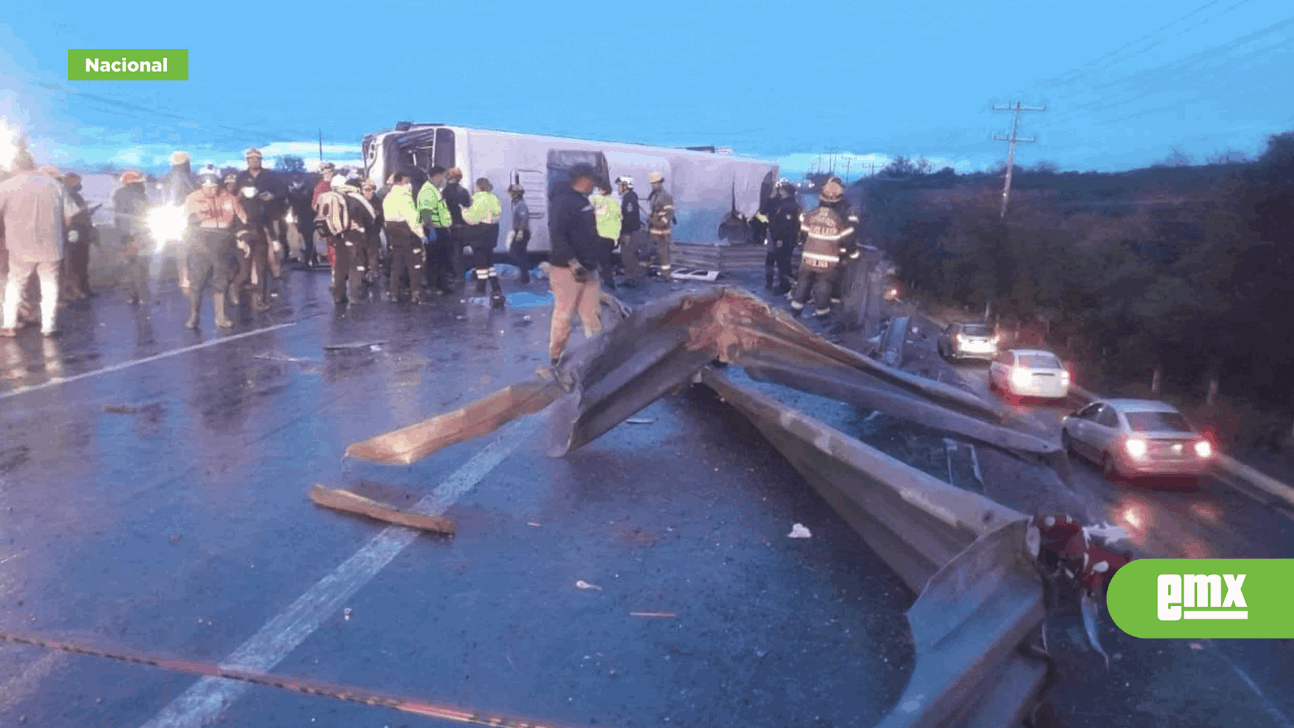 EMX-Volcadura-de-camión-de-pasajeros-en-Apodaca,-Nuevo-León,-deja-ocho-muertos