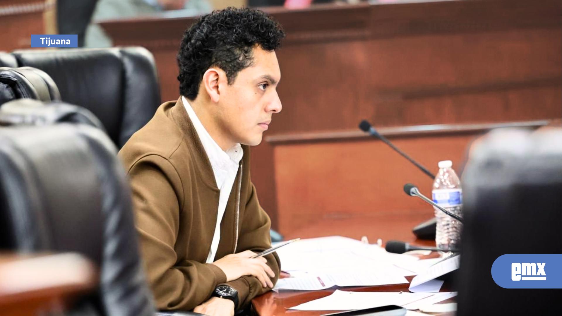 EMX-Eligio-reconoce-a-Burgueño-por-hacer-cumplir-ley-de-estacionamientos