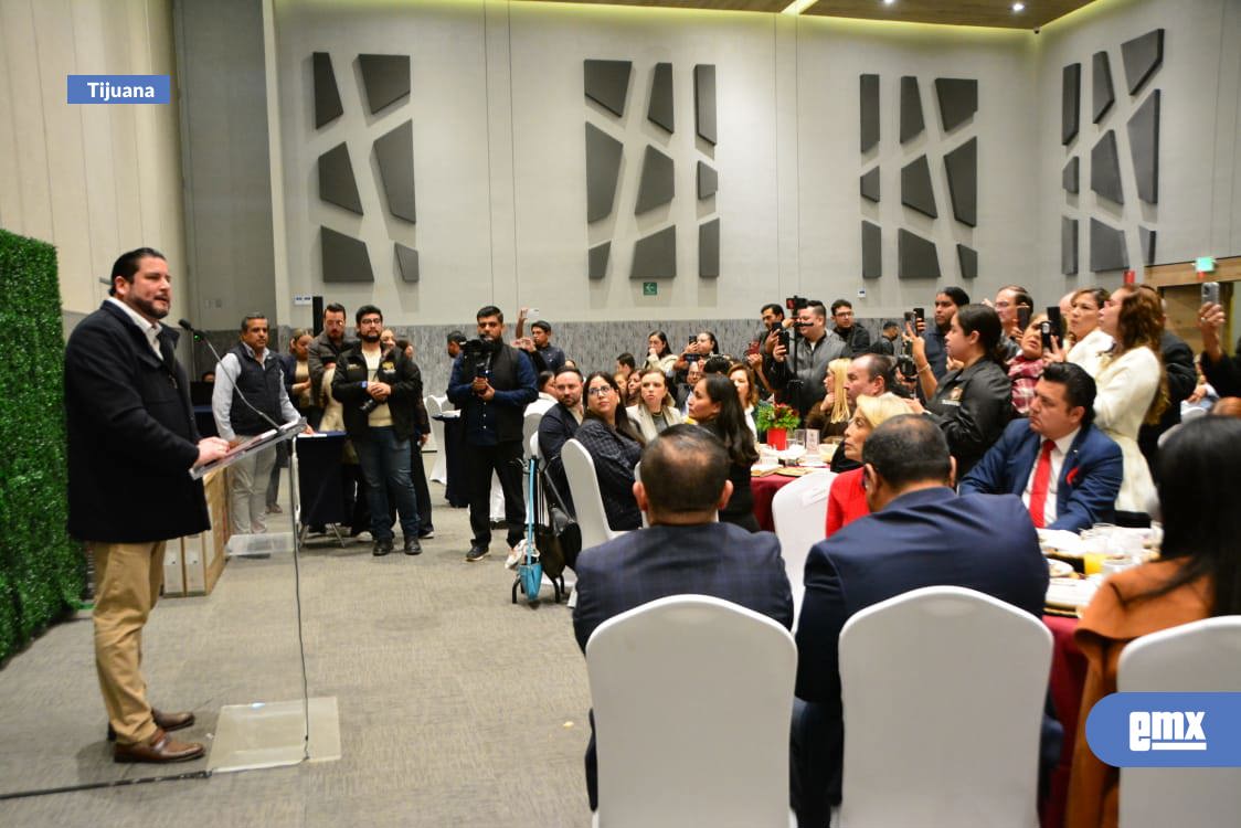 EMX-Celebró-alcalde-Ismael-Burgueño-desayuno-navideño-con-periodistas