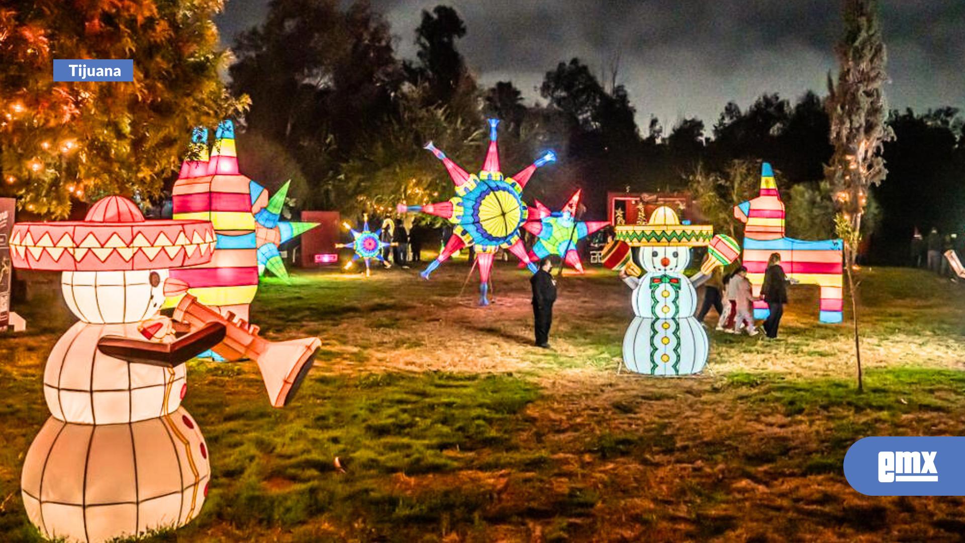 EMX-Parque-Morelos-se-llena-de-espíritu-navideño-con-la-inauguración-de-la-“Villa-Tijuana”