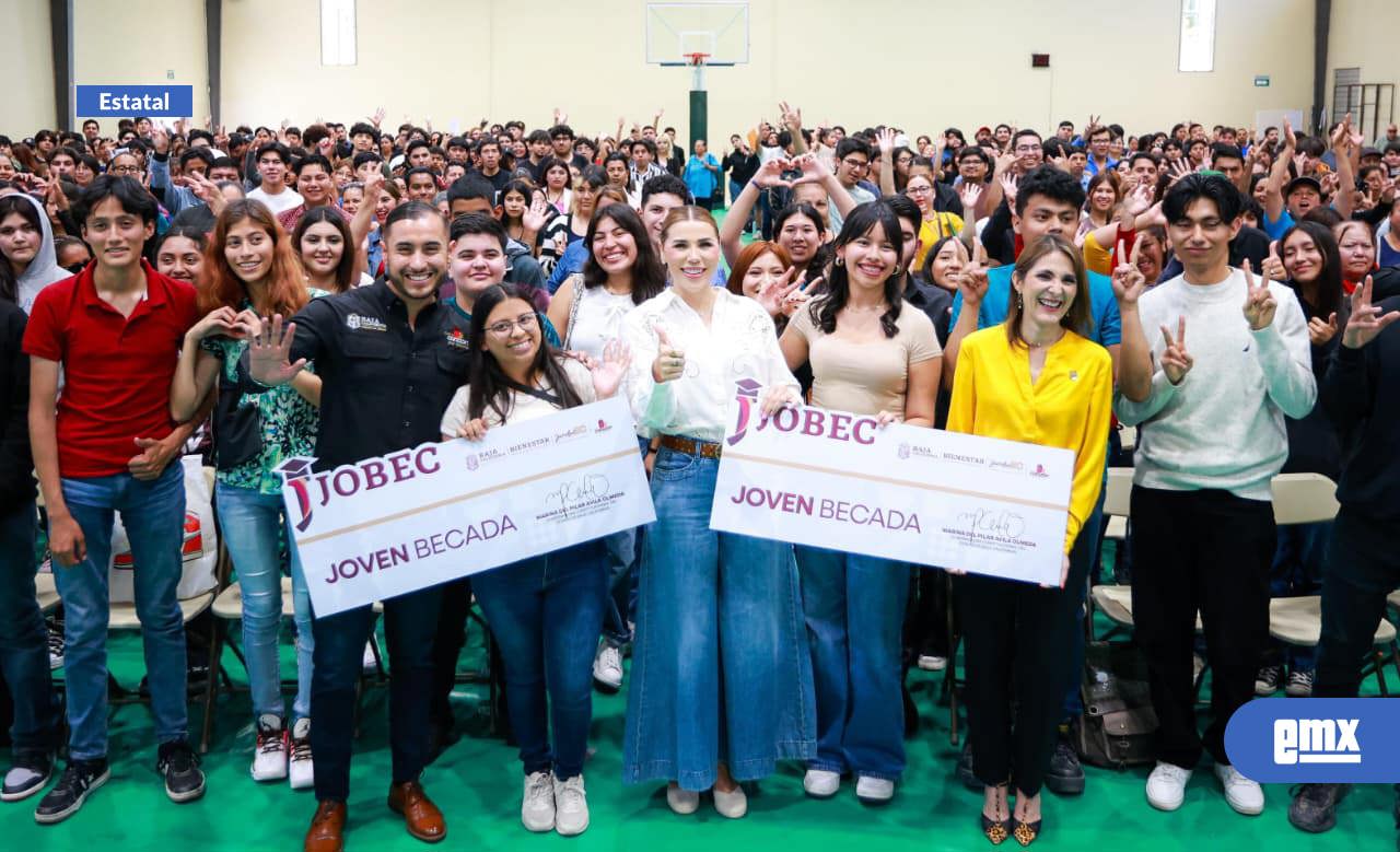 EMX-Entrega-gobierno-de-Marina-del-Pilar-más-de-18-millones-de-pesos-en-becas-JOBEC