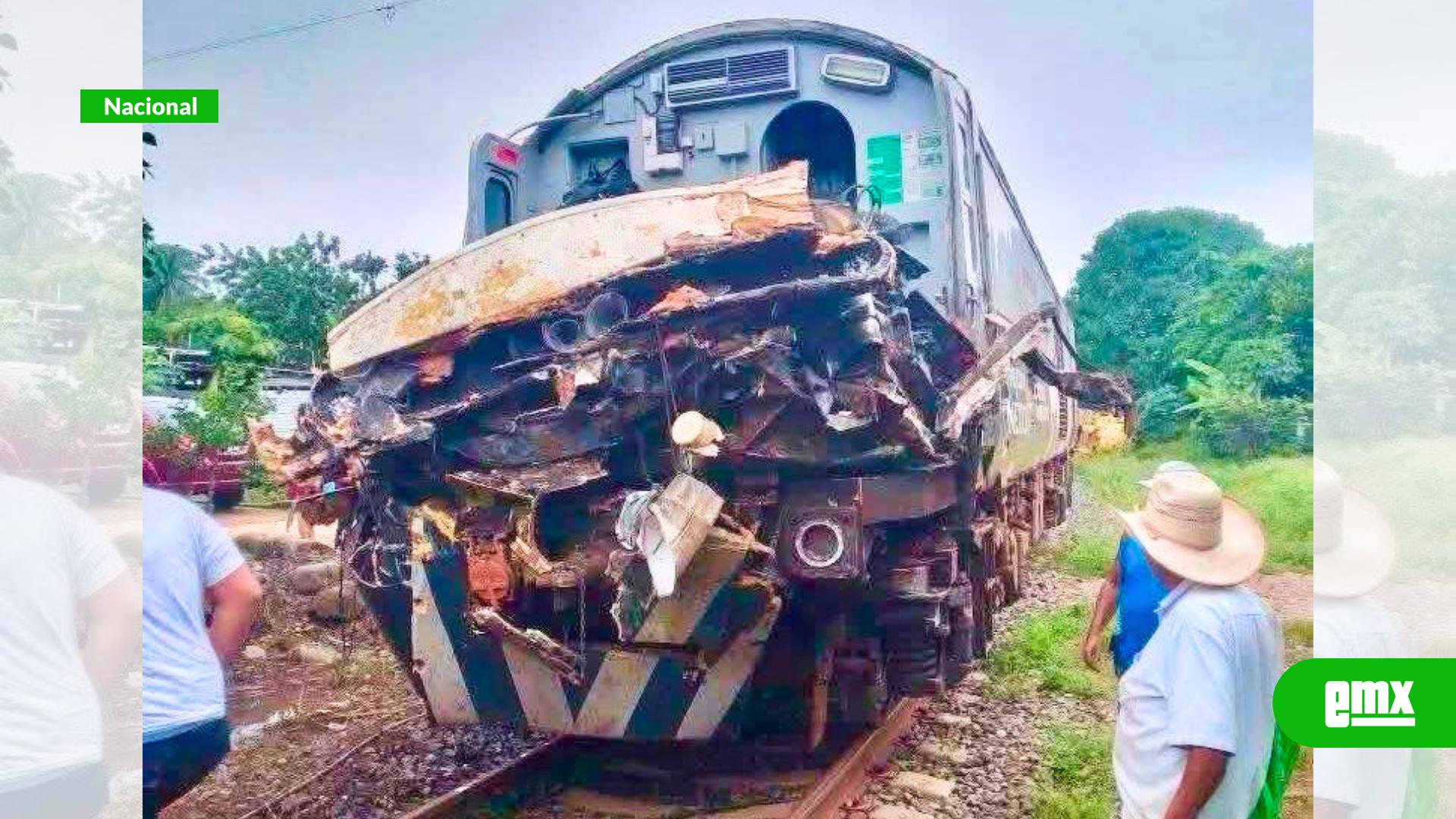 EMX-Accidente-entre-tráiler-y-Tren-Interoceánico-deja-solo-daños-materiales-en-Chiapas