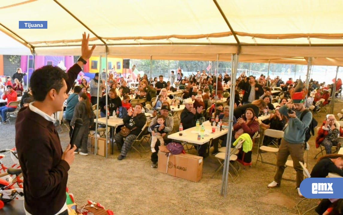EMX-Diputado-Eligio-Valencia-encabeza-Encuentro-Navideño-con-vecinos-del-IX-Distrito-en-Tijuana