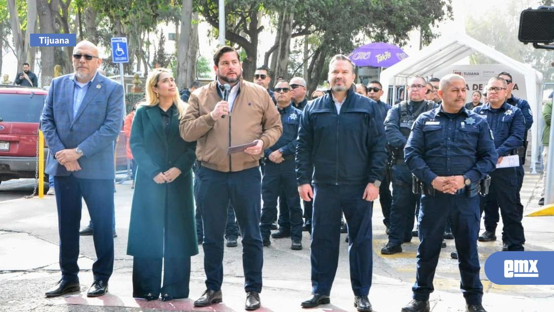 EMX-Da-alcalde-Ismael-Burgueño-banderazo-a-120-nuevas-patrullas