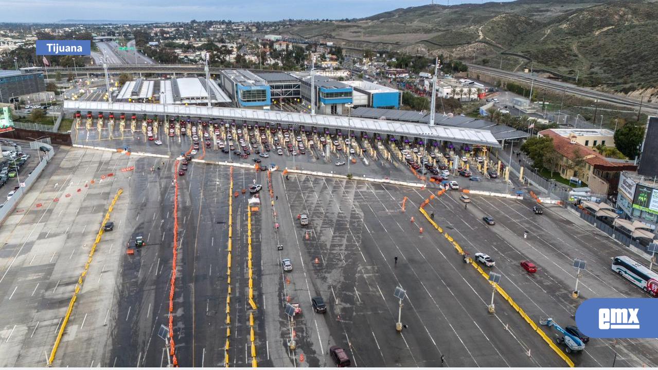 EMX-Espera-mínima-en-cruce-a-San-Ysidro-este-24-de-diciembre