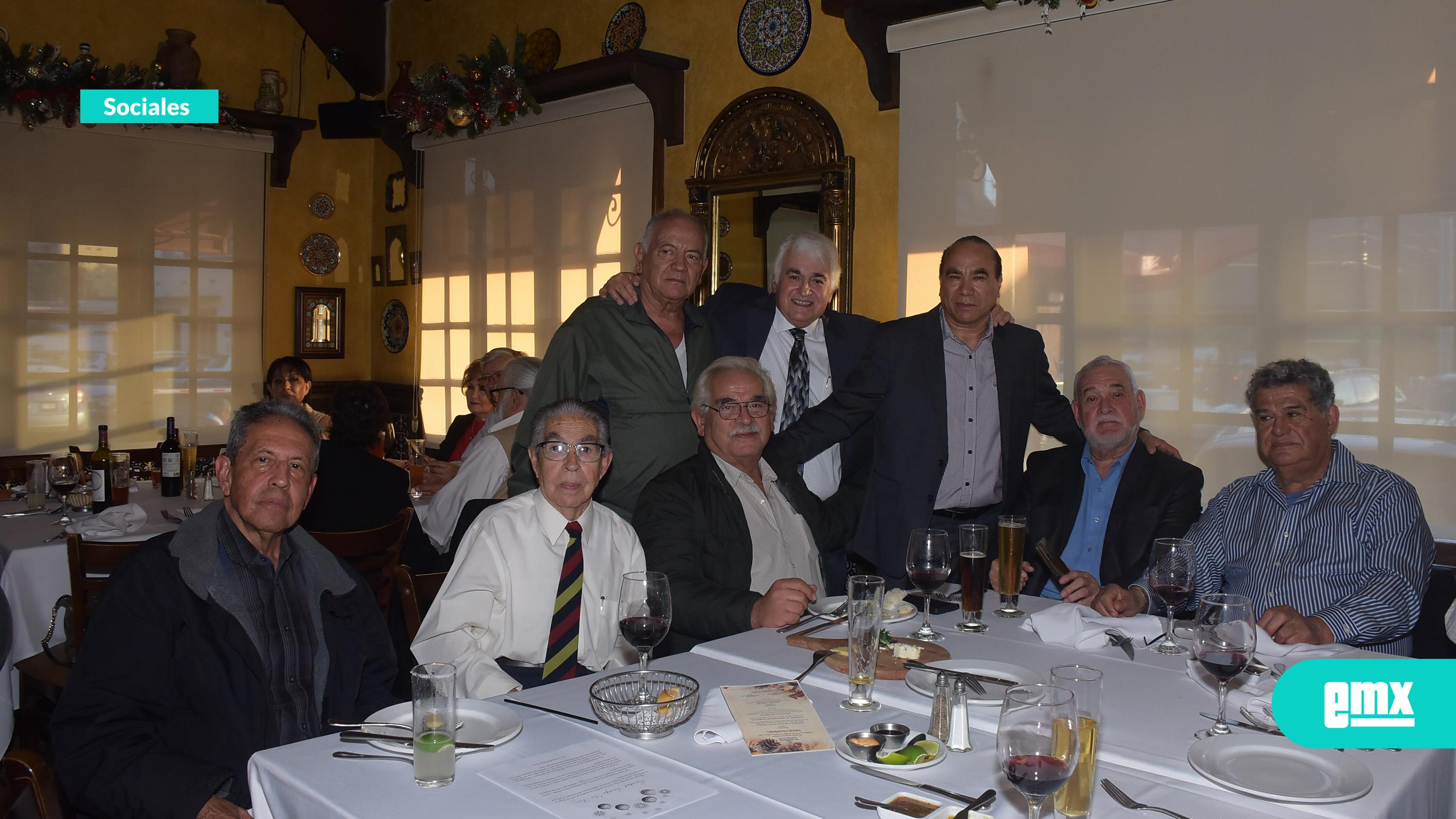 EMX-Celebran-ameno-convivio-navideño-grupo-de-amigos-tijuanenses