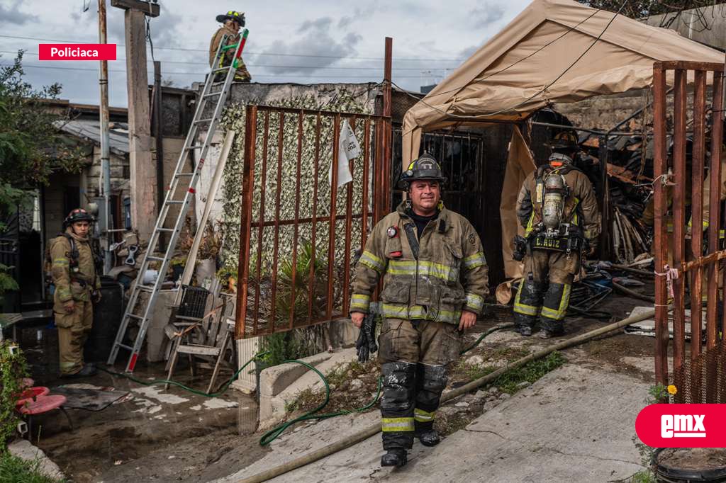 EMX-Incendio-consume-vivienda-en-la-colonia-Del-Río