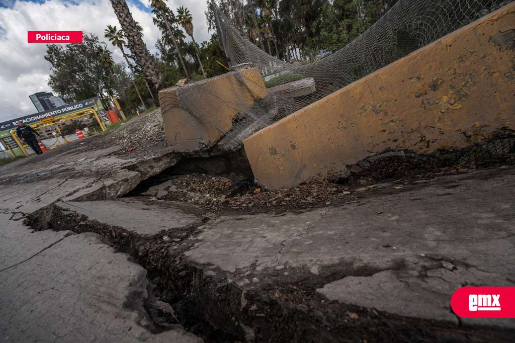 EMX-Nuevo-socavón-se-abre-en-la-Vía-Rápida-Oriente