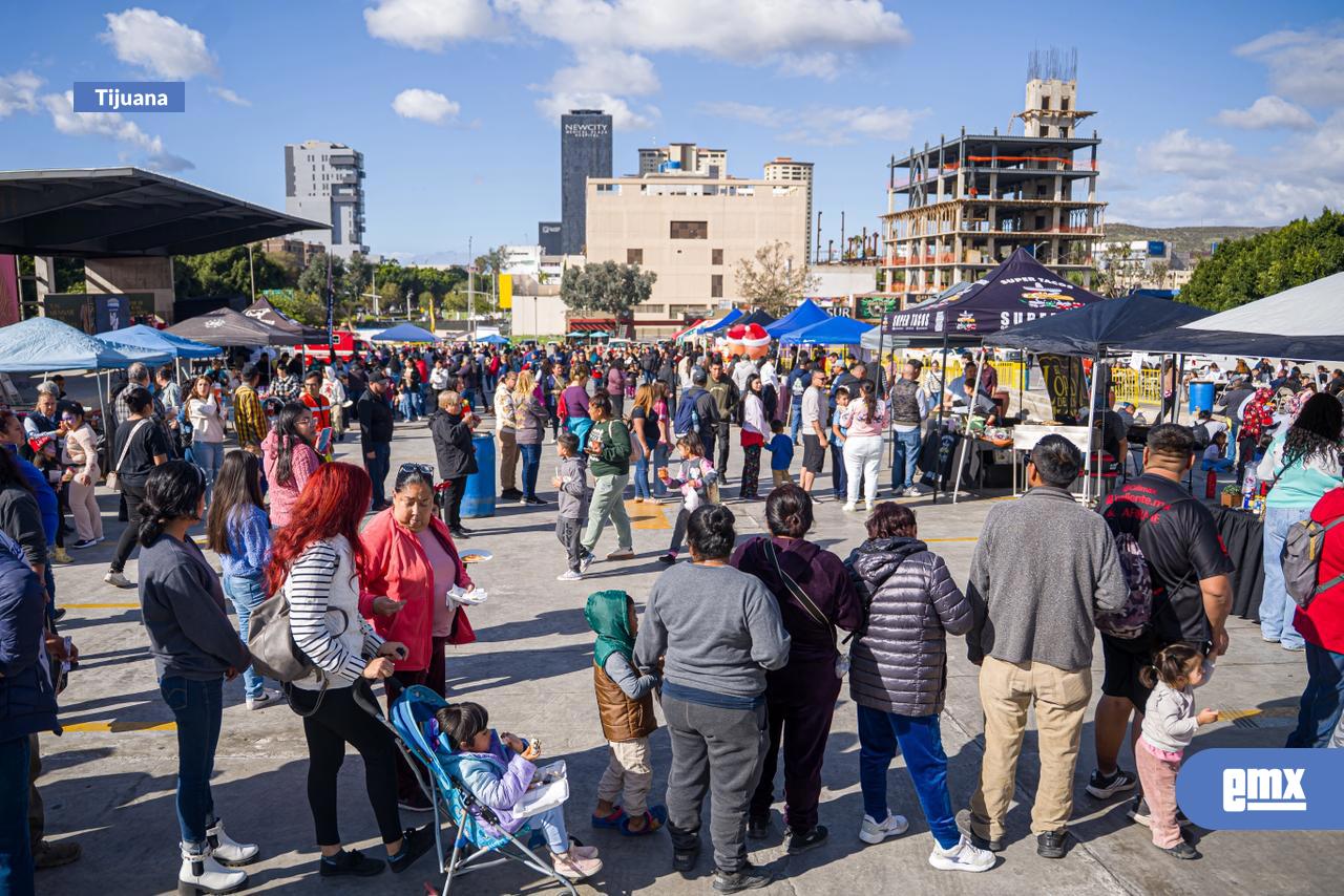 EMX-Realizan-“Marcha-de-los-Milagros”-en-la-Catedral-de-Tijuana-para-apoyar-a-niña-con-hidrocefalia