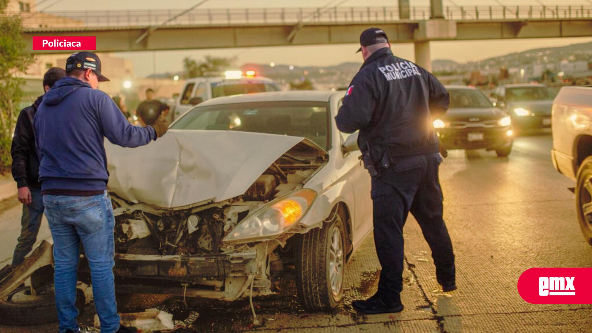 EMX-Choque-múltiple-deja-tres-vehículos-con-daños-en-la-Vía-Rápida-Oriente