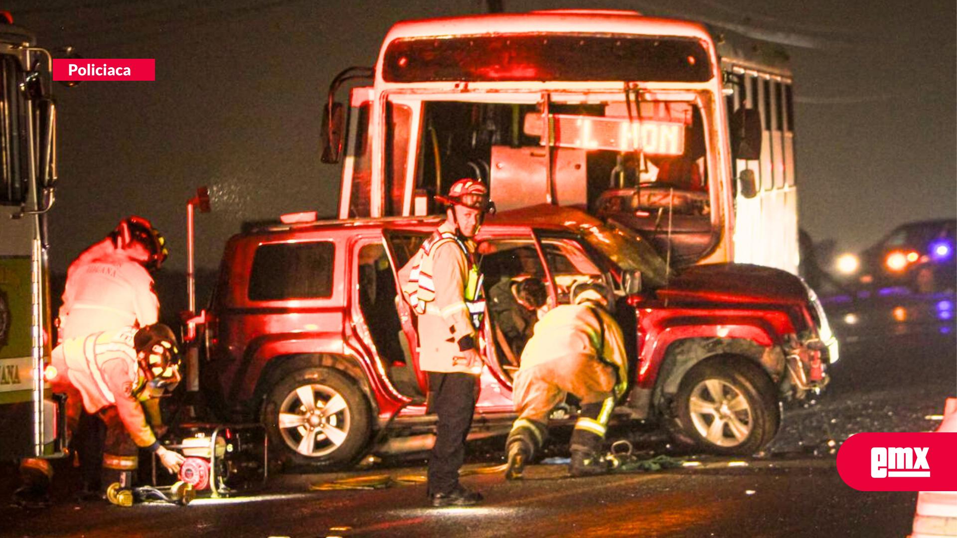 EMX-Aparatoso-choque-en-la-carretera-libre-Tijuana–Tecate-deja-una-persona-sin-vida-y-varios-lesionados